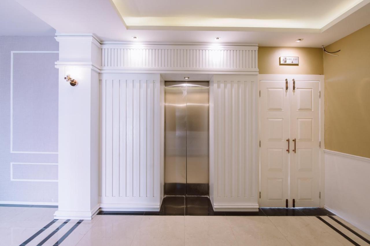 The Cape Hotel Удон Тани Екстериор снимка